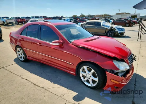 2007 Mercedes-Benz C 230 z USA, uszkodzony, nr VIN WDBRF52H97F864508